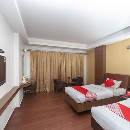 Oyo 19674 Apoorva'S Guest House Chennai Bagian luar foto