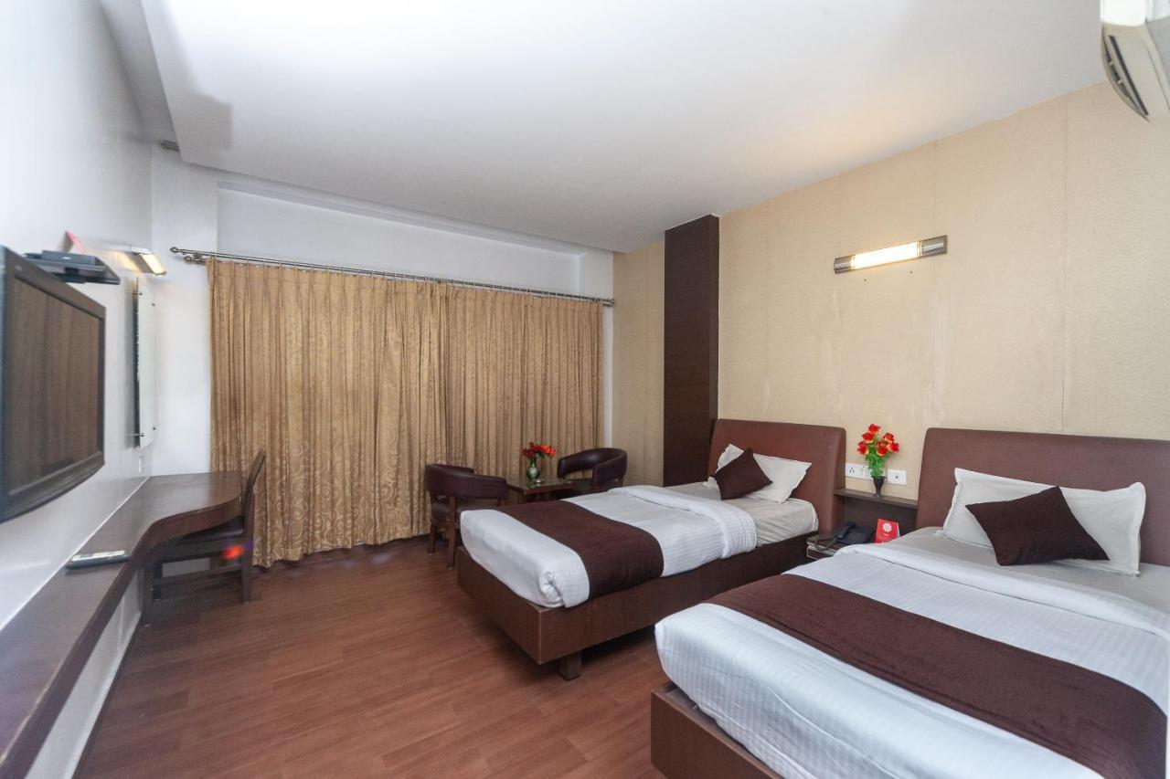Oyo 19674 Apoorva'S Guest House Chennai Bagian luar foto
